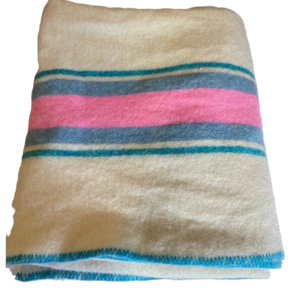 Vintage RARE Condon's 100% Pure Wool Blankets, Prince Edward Island - Picture 9 of 11